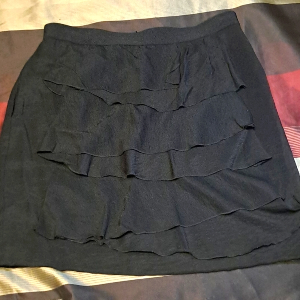 BCBG MAXAZRIA Black Ruffle Skirt size 8
